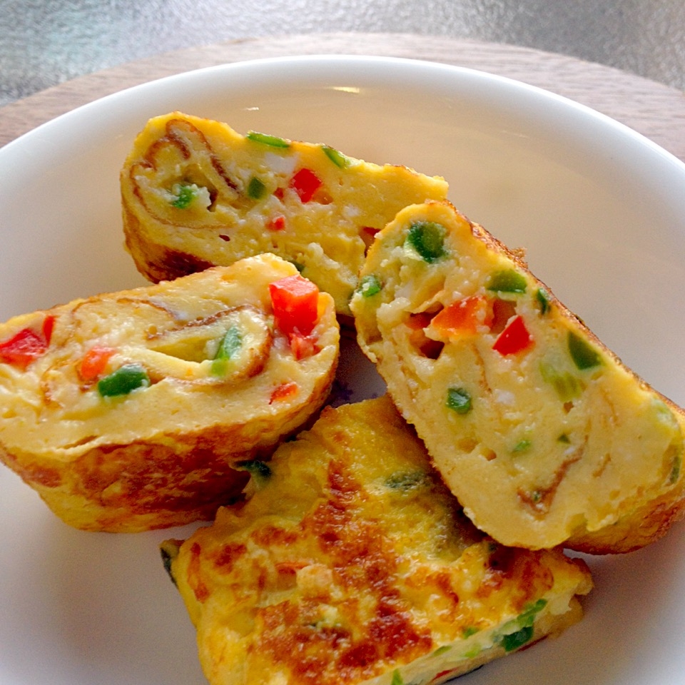 カラフル3色 お弁当の彩りに パプリカの玉子焼き レシピ 作り方 By 小みかん 楽天レシピ カラフル3色 お弁当の彩りに パプリカの玉子焼き レシピ 作り方 By 小みかん 楽天レシピ