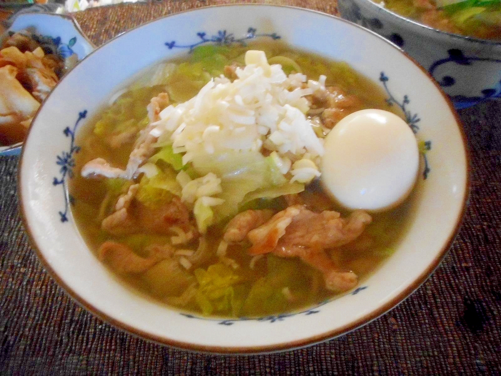 豚肉とレタスの塩ラーメン