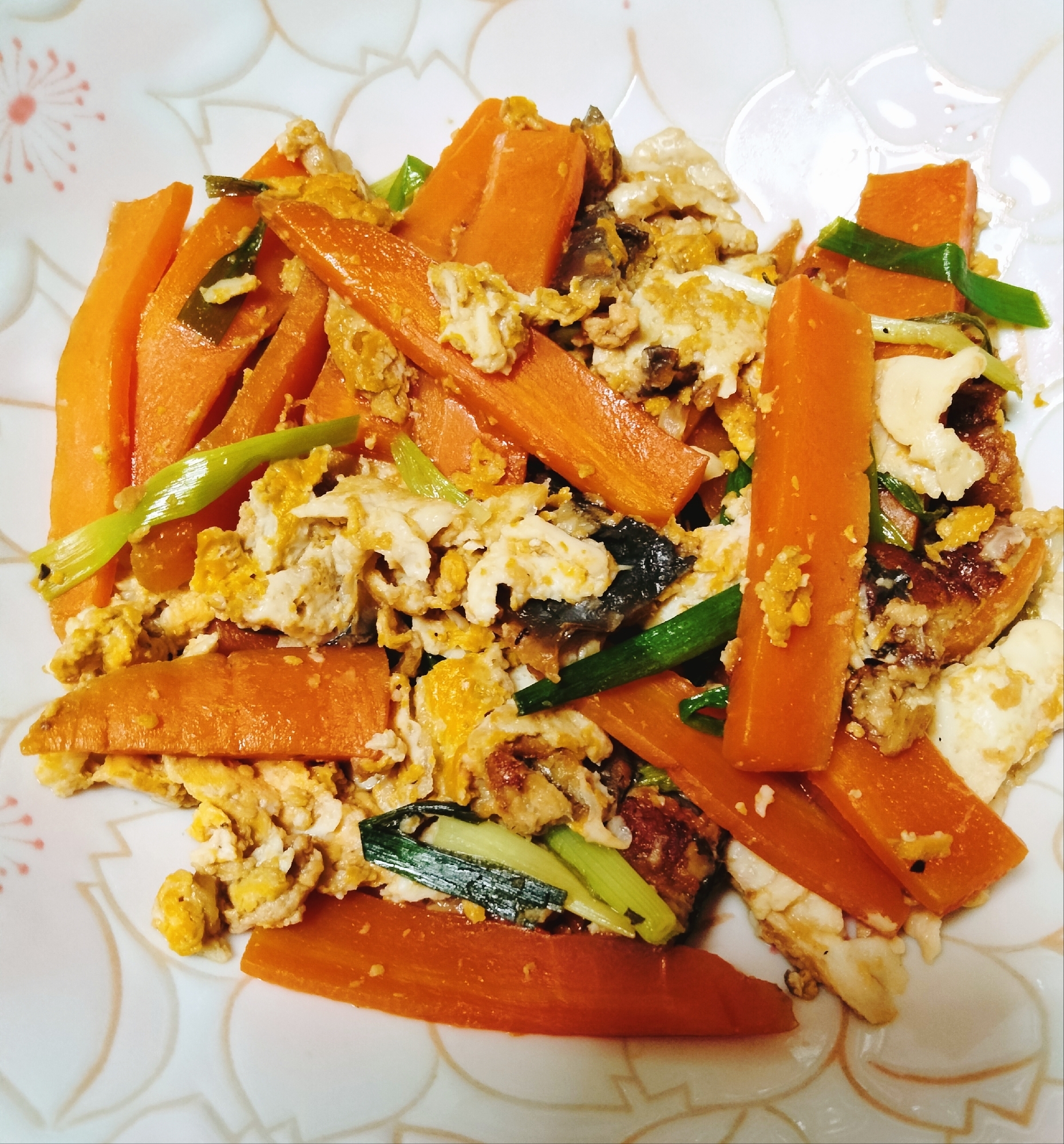 うなぎと人参と葱の玉子炒め煮