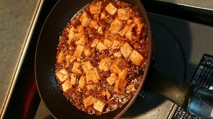 簡単に本格的な麻婆豆腐が出来ていいですね！
辛いのが好きなので、豆板醤を入れました(^^)