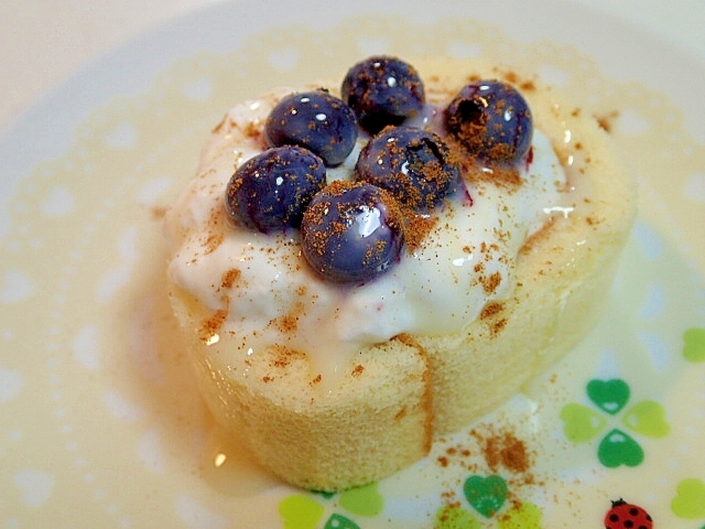 水切りヨーグルトとブルーベリーの生ロールケーキ レシピ 作り方 By ぷ みぃまま 楽天レシピ