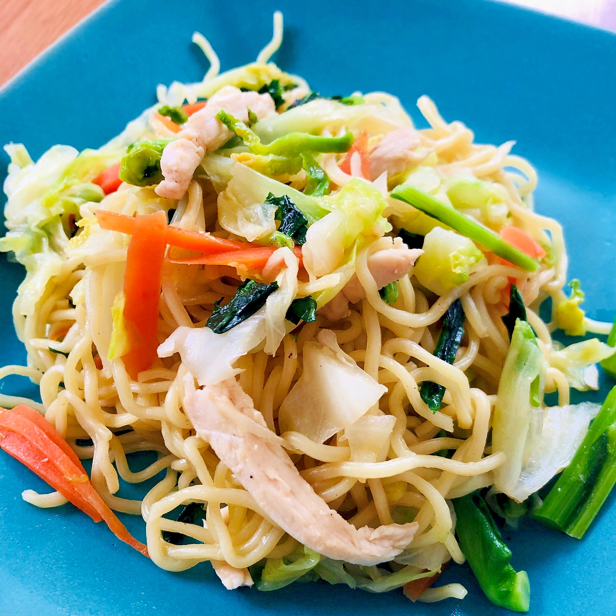 鶏ハムと野菜の塩焼きそば