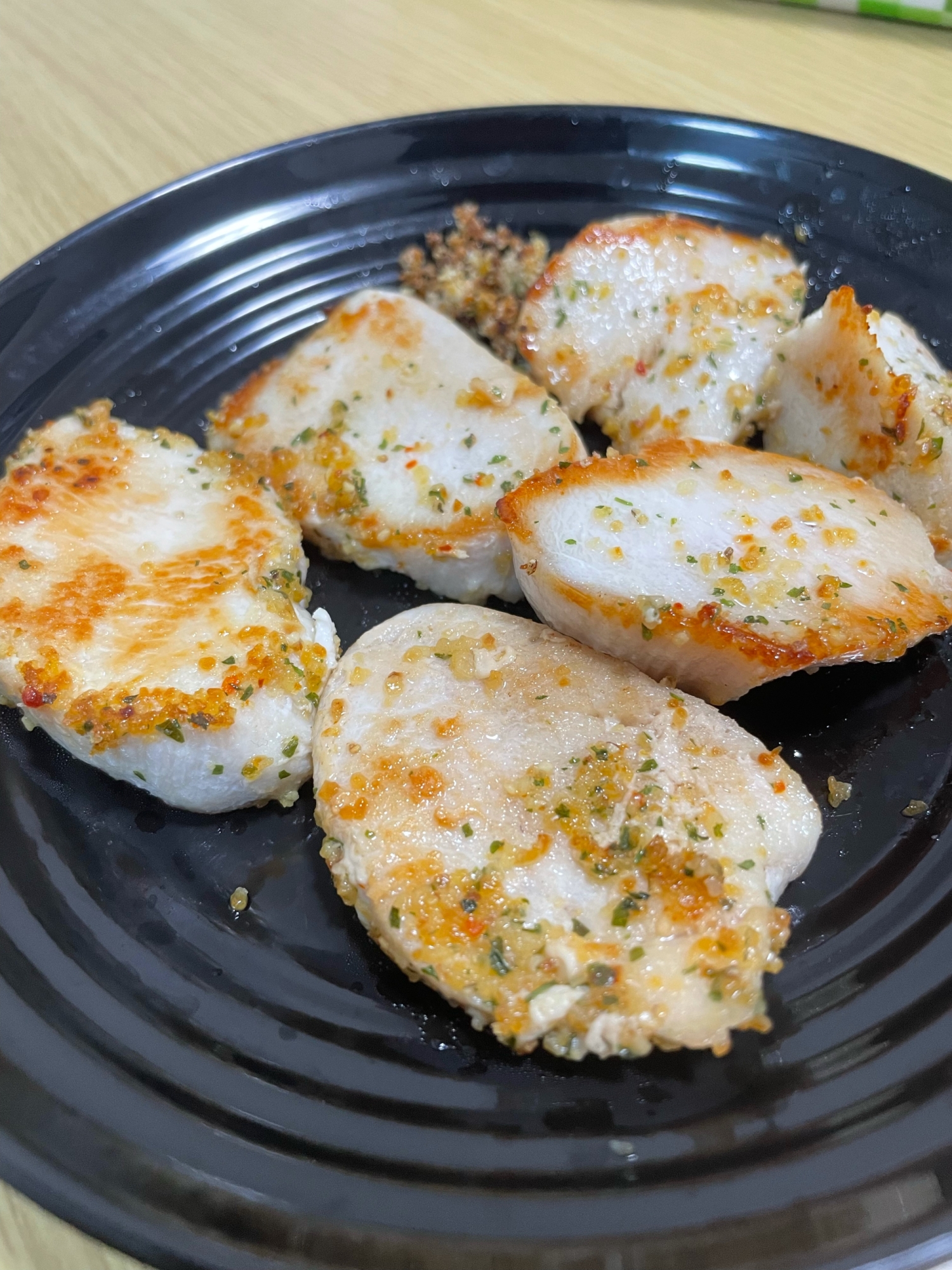 5分で 鶏むね肉のガーリックバターソルトステーキ レシピ 作り方 By スボラーマンの簡単メシ 楽天レシピ