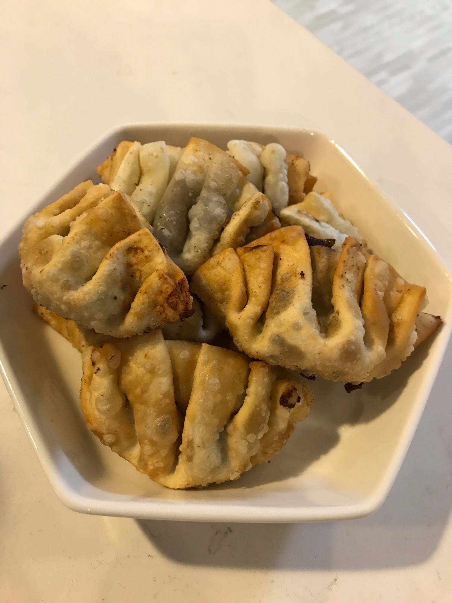 余った餃子の皮とカレーのルーでおつまみ揚げ餃子