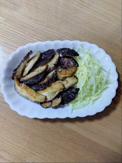 いつも大きな椎茸をもらって、焼いて食べるばかりでした。このレシピで作ってみたら、とても美味しくて大好評！
写真は２度目に作った時のものです。またリピします。