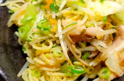 市販の塩味焼きそばで【簡単】そばめし