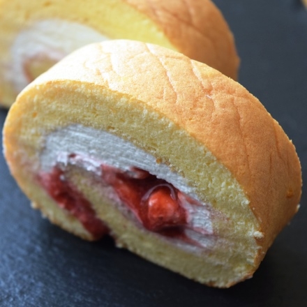 イチゴのロールケーキ