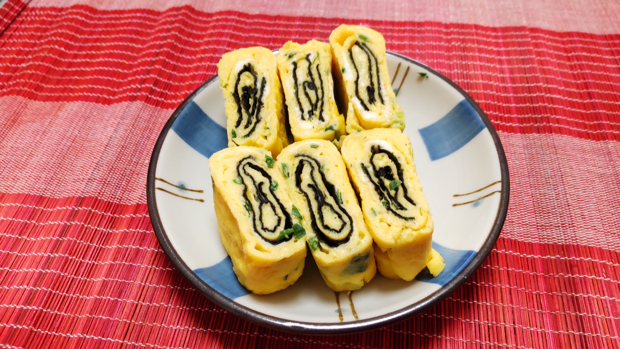 お弁当レシピ♪青ネギと味付け海苔の卵焼き