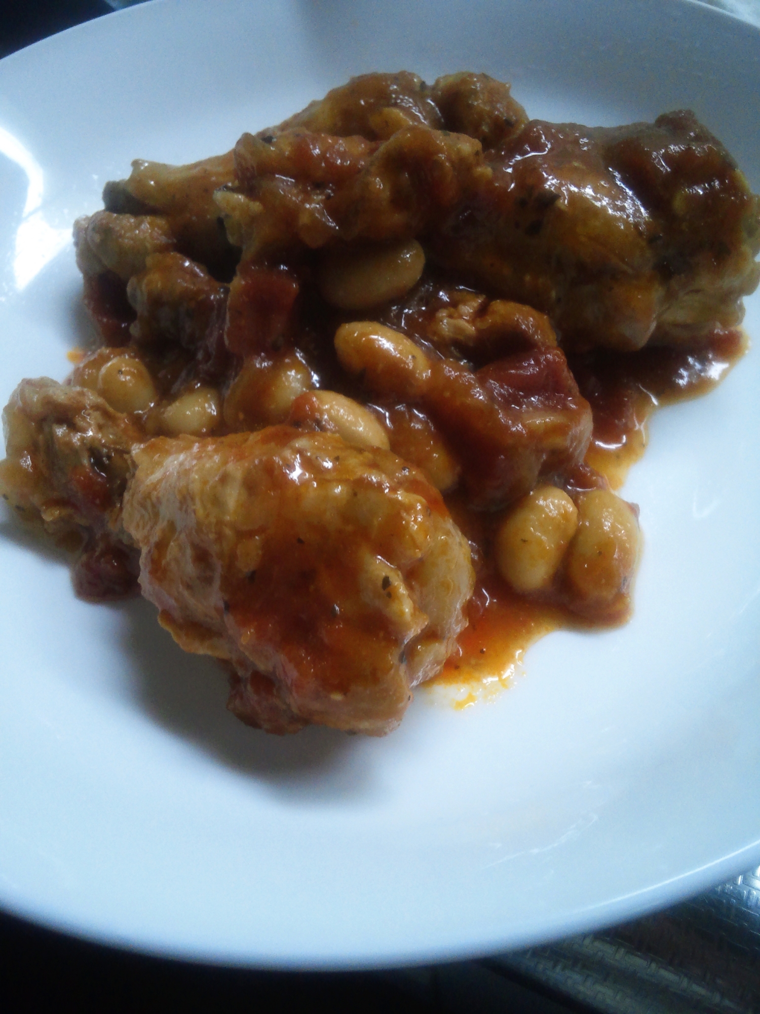 鶏手羽元と大豆のトマト煮込み