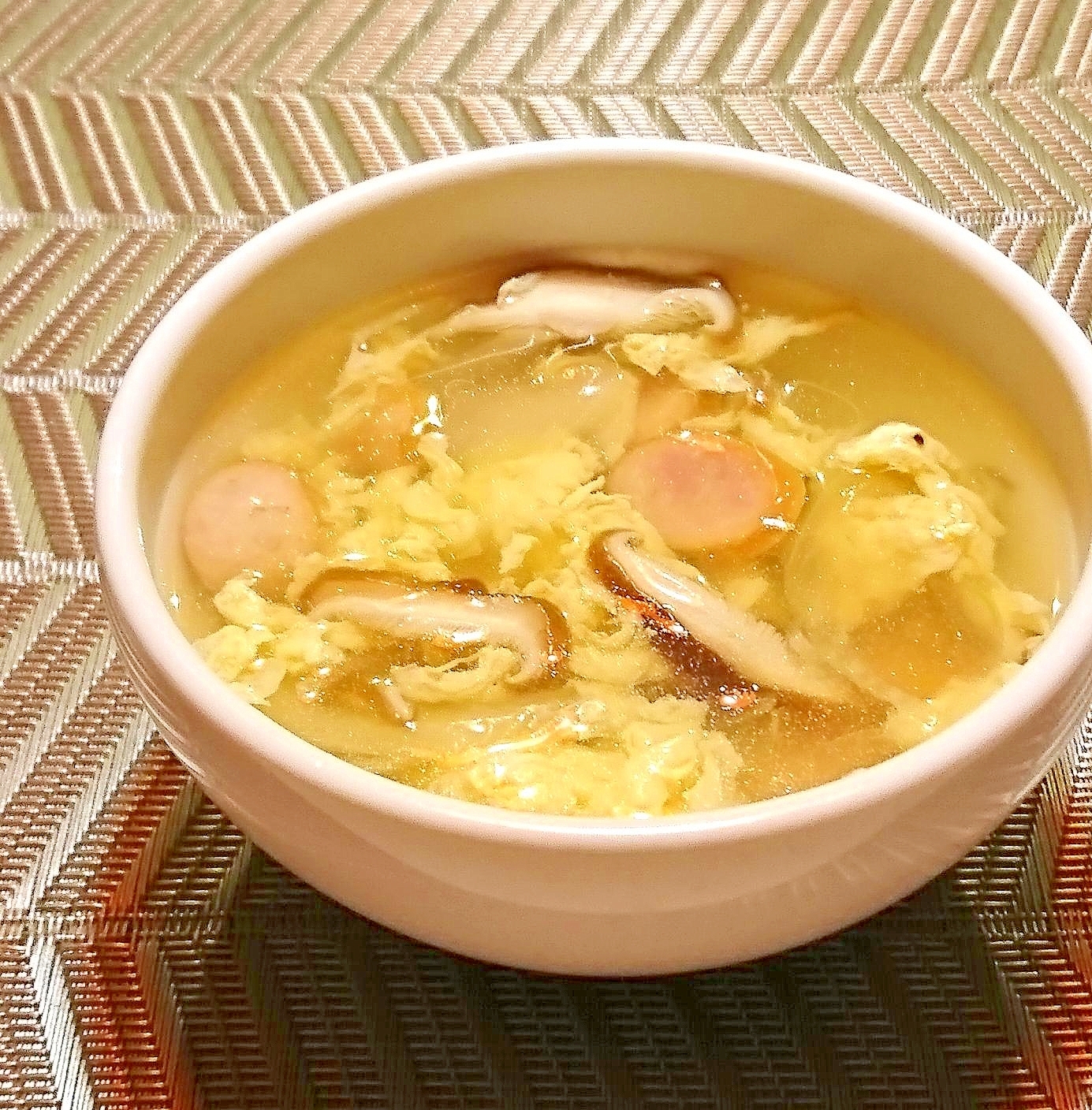 椎茸とウインナーの玉子スープ