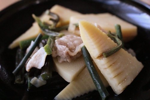 春限定!タケノコとワラビの豚煮