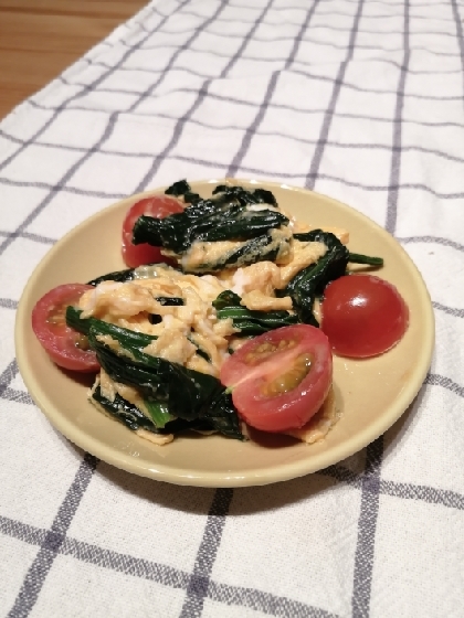 ほうれん草と卵とトマトの中華炒め＊