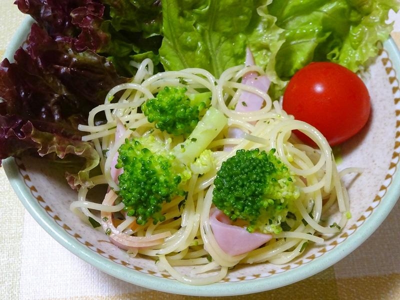 パスタサラダのジェノベーゼソース和え