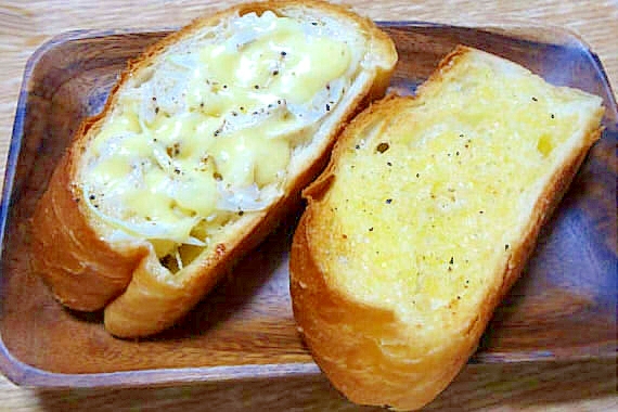 鶏ハムと玉ねぎのマヨチーズトースト