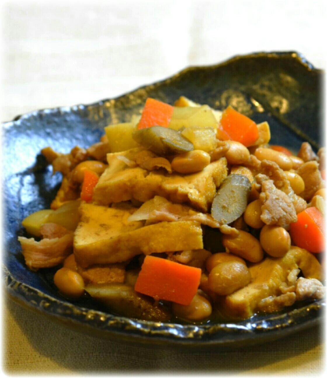 コロコロ根菜と煮豆と豚肉の炒め煮