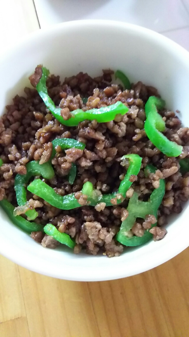 簡単☆調味料は同量で♪合い挽き肉＆ピーマン炒め