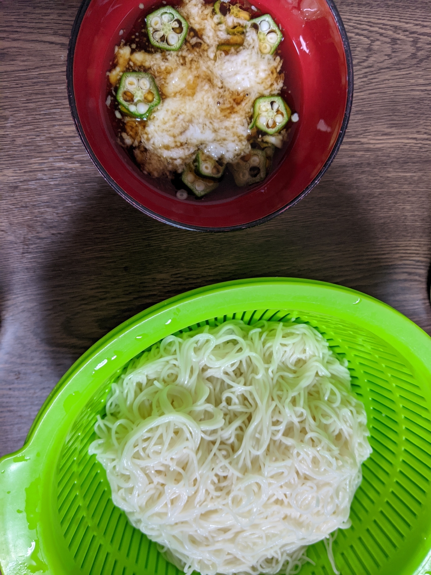 オクラと山芋とタタキ梅の素麺
