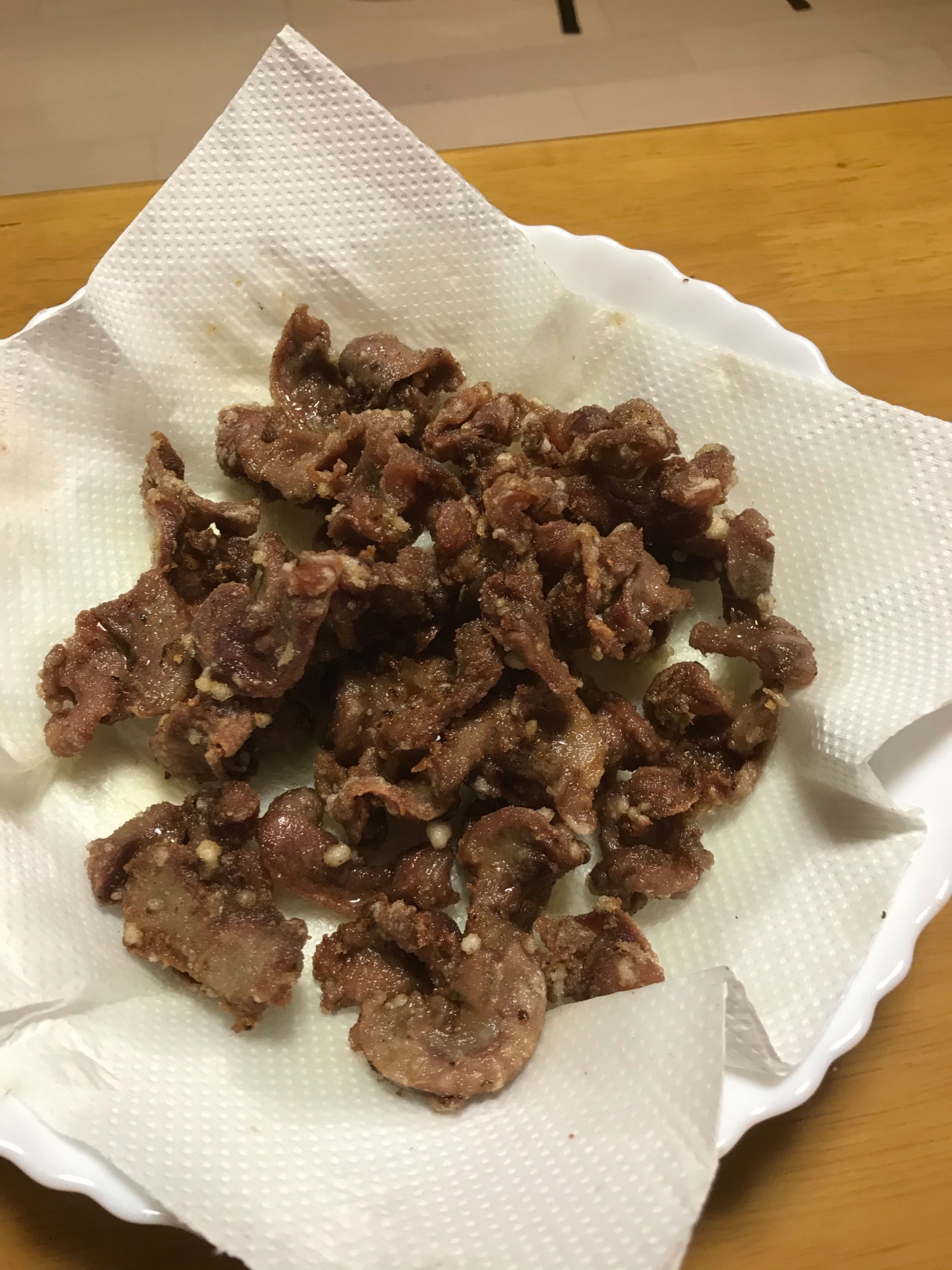 砂肝の皮の唐揚げ。コリコリ食感で美味！