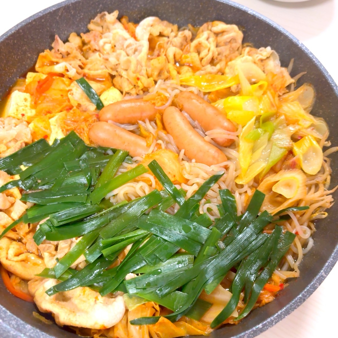 野菜たっぷり、我が家のキムチ鍋♪