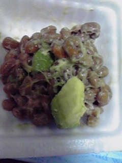最近、アボカドをよく食べます＾＾
納豆は毎日♪
食べれば食べるほど美味しいですね☆