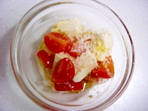 ミニトマトと豆腐のバジル風味ドレッシングサラダ