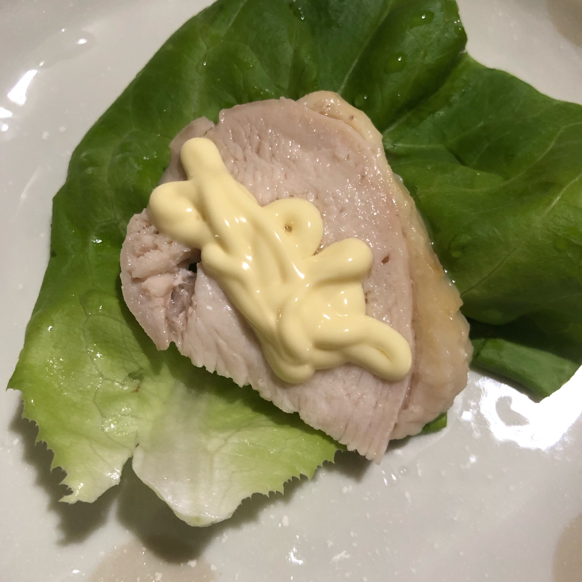 いくらでも食べられる♪ 鶏むね肉ハムのサラダ菜巻き