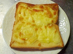 マヨネーズチーズトースト