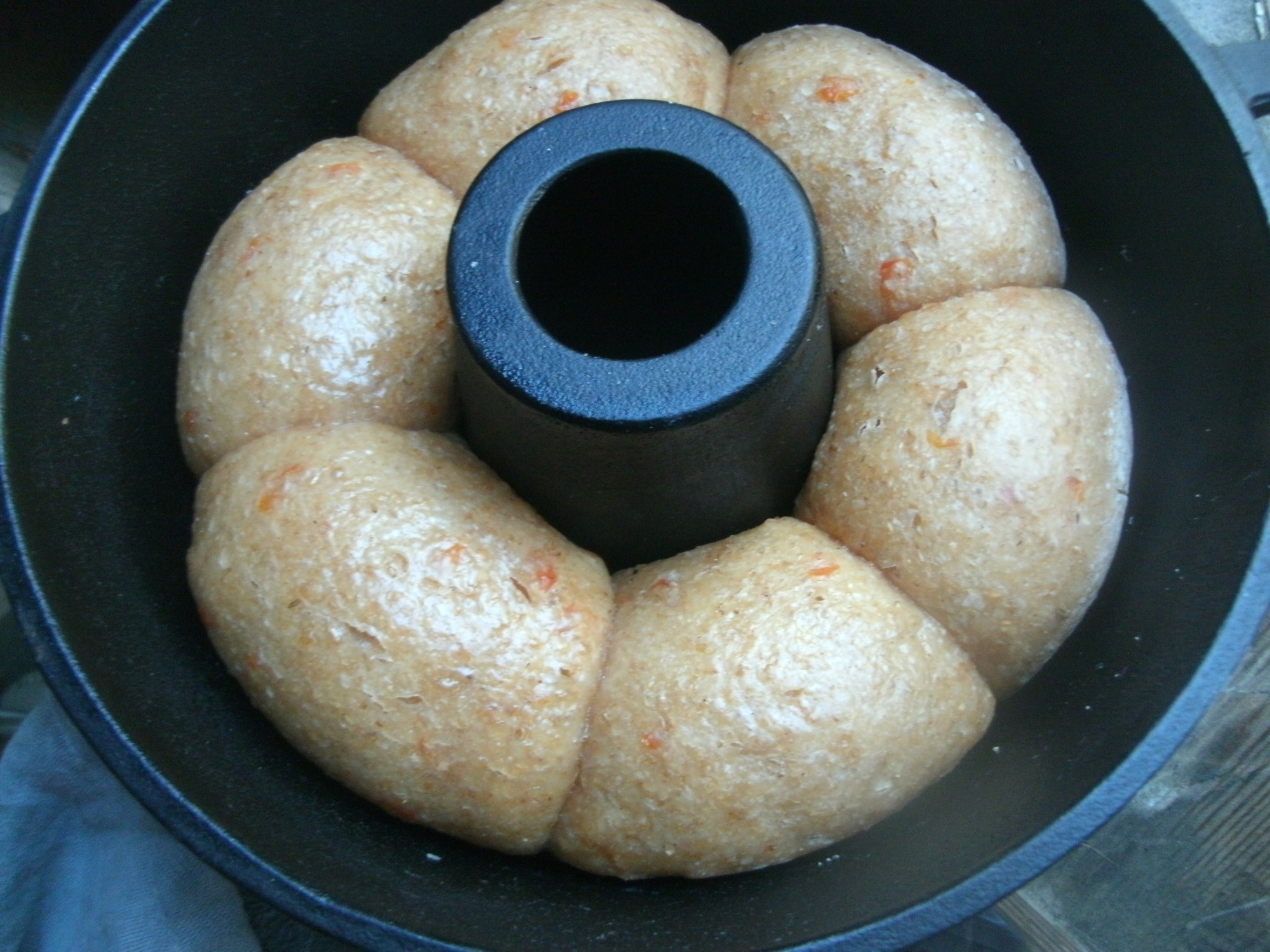 ソース味噌の鍋焼き米パン