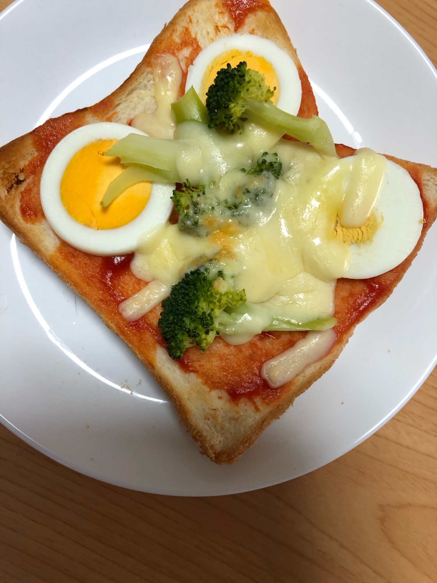 食パンで✨ゆで卵とブロッコリーのチーズトースト