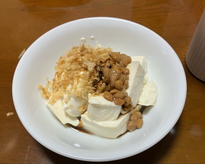 豆腐とおかかと青海苔のわさび納豆