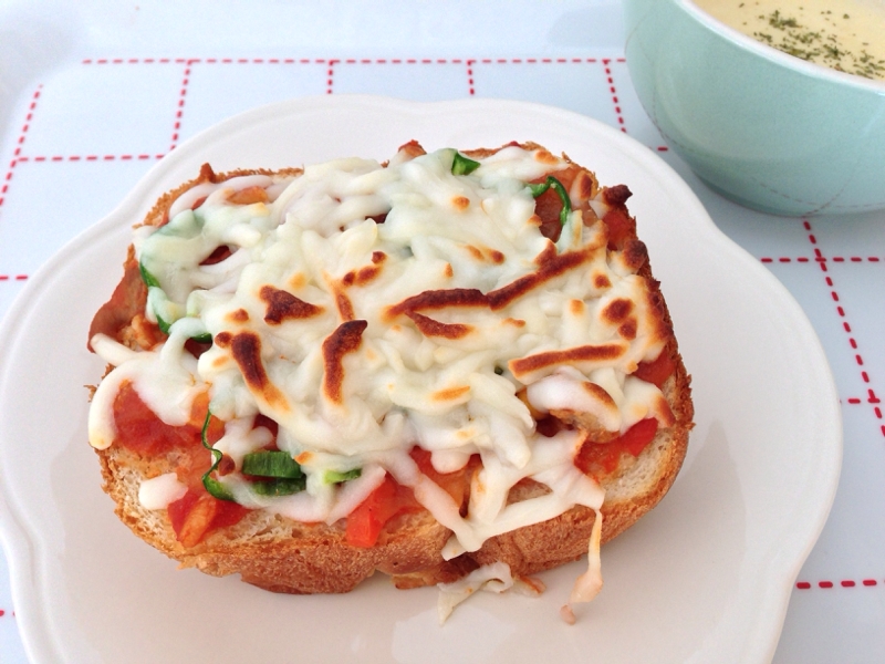 休日のランチは厚切り食パンで簡単ピザトースト レシピ 作り方 By にいさん6011 楽天レシピ 休日のランチは厚切り食パンで簡単ピザトースト レシピ 作り方 By にいさん6011 楽天レシピ