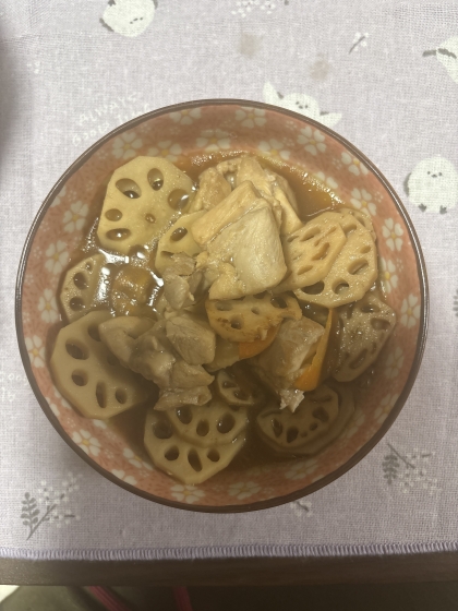簡単グツグツ煮るだけ！鶏手羽と蓮根のこってり甘辛煮
