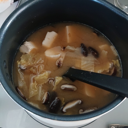 オレンジ白菜と豆腐の味噌汁