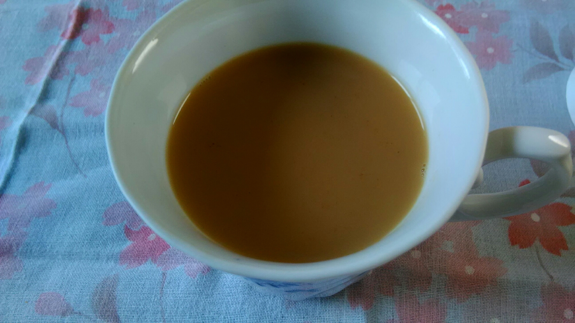 スキムミルクで生姜紅茶