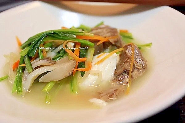 テールスープと豆腐と野菜の煮込み