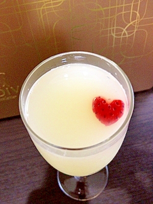 ♡キュン♡とする白桃カルピスと白ワインのカクテル♪