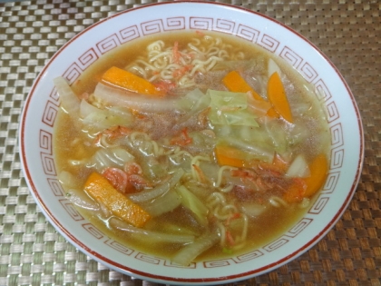 袋麺で 乾燥小エビと野菜の味噌マーガリンラーメン