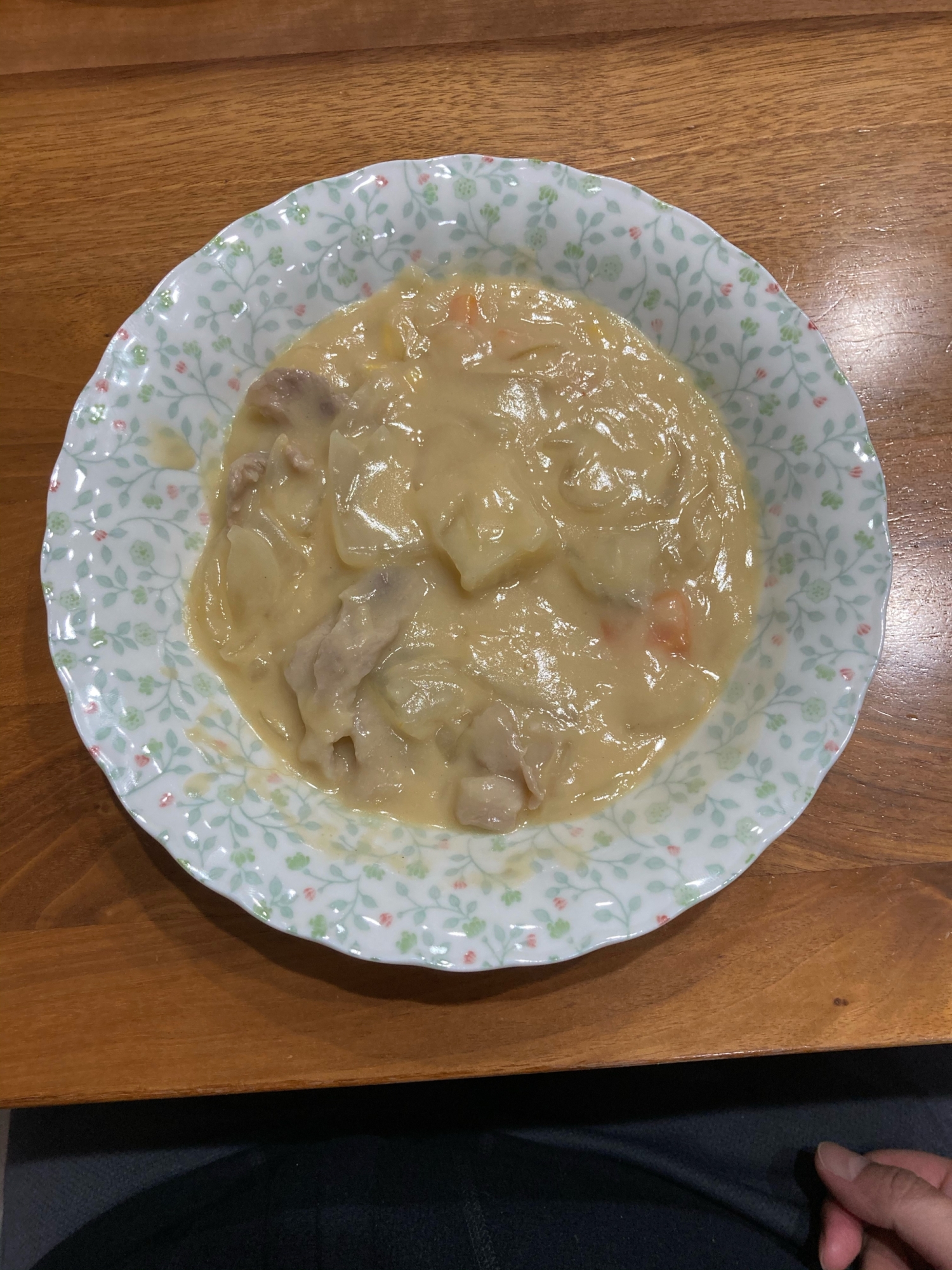 豚コマ切れ肉のクリームシチュー