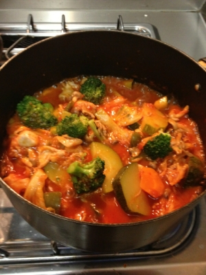 野菜もりもり！鶏肉のトマト煮込み