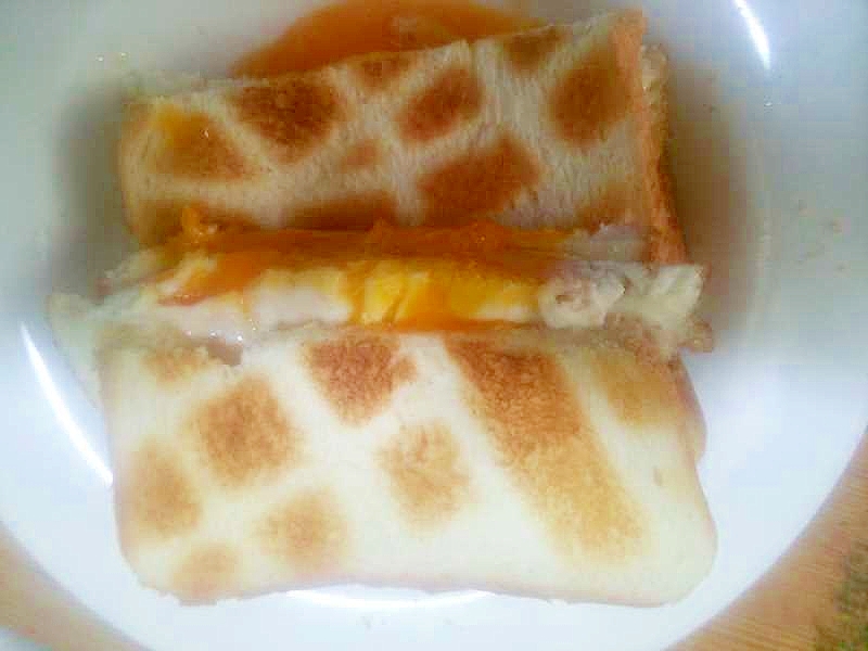 トーストサンド/ハムエッグ・オーバーイージー