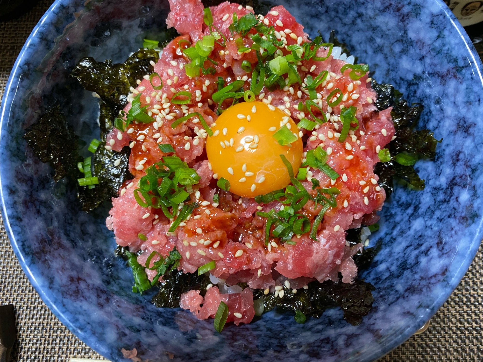 まぐろのたたきユッケ丼