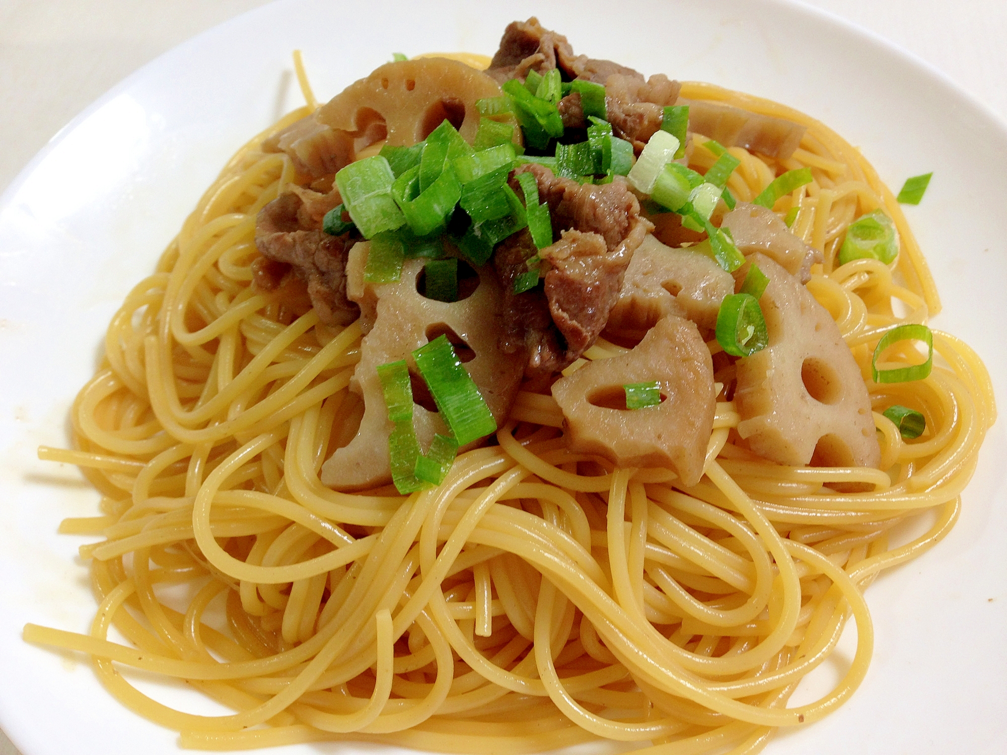 シャキシャキ食感☆牛肉とレンコンの甘辛パスタ