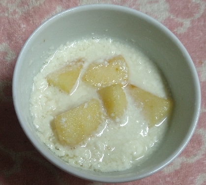 冷凍リンゴと自家製豆乳ヨーグルトで作りました(*^^*)レシピありがとうございます。