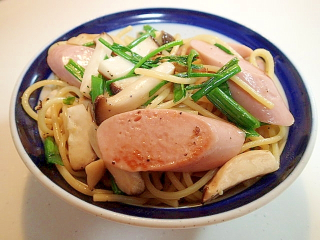 魚肉ソーセージとエリンギと葱の和風パスタ