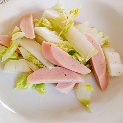 白菜と魚肉ソーセージの簡単炒め