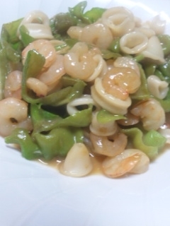 シーフードとピーマンのオイマヨ炒め♪