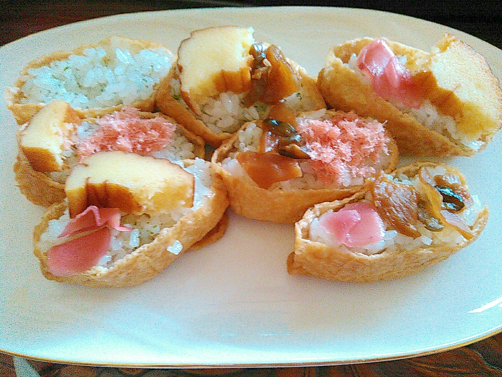 青海苔酢飯で彩り稲荷寿司