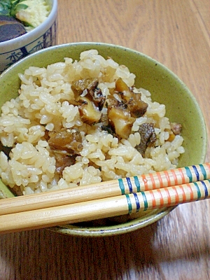 ゴマ油香る　さざえの炊き込みご飯