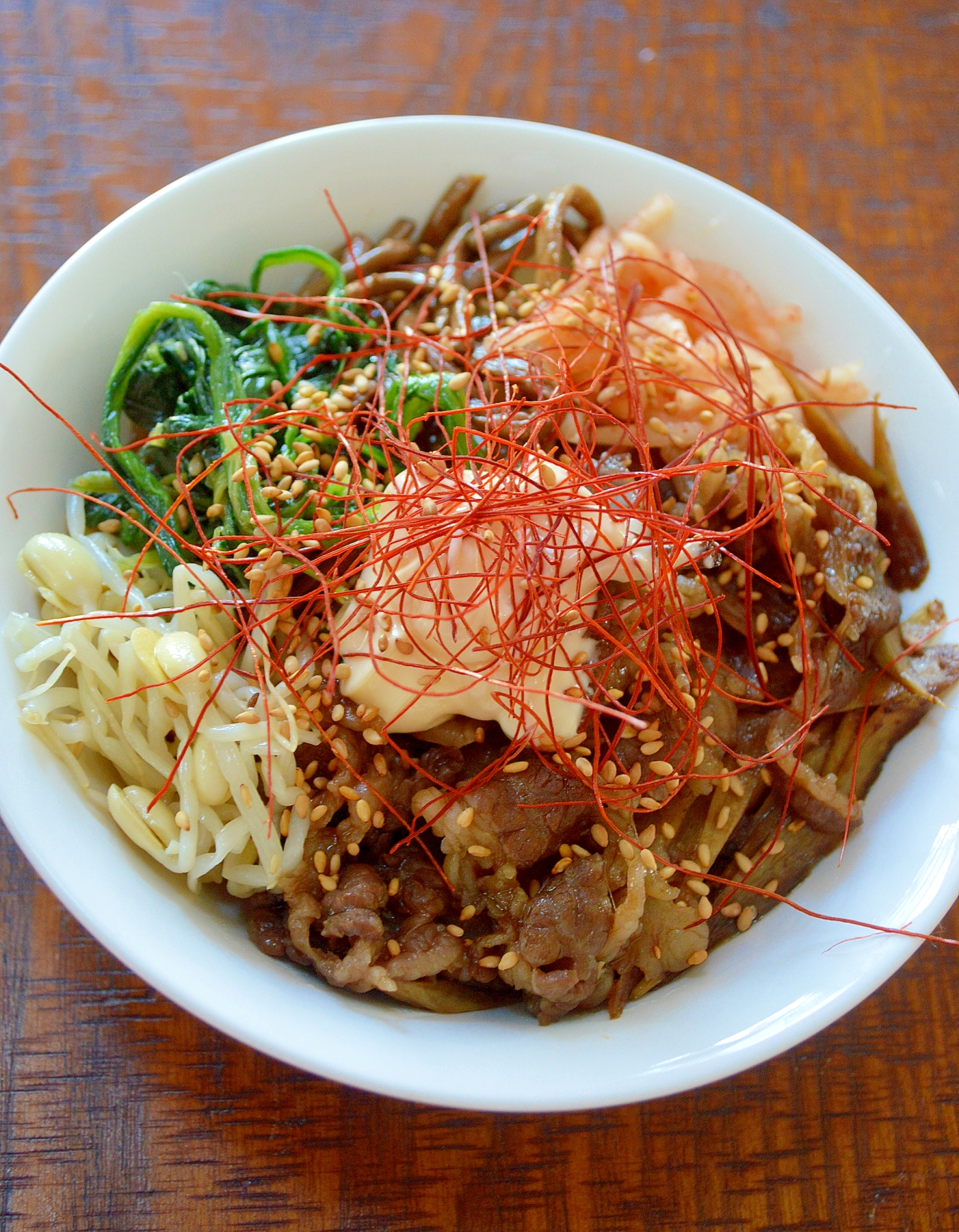 マヨネーズでこってり！市販のナムルで☆ビビンバ丼