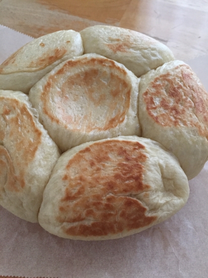 初めて炊飯器で作りました。焼きたてはふわふわで美味しかったです